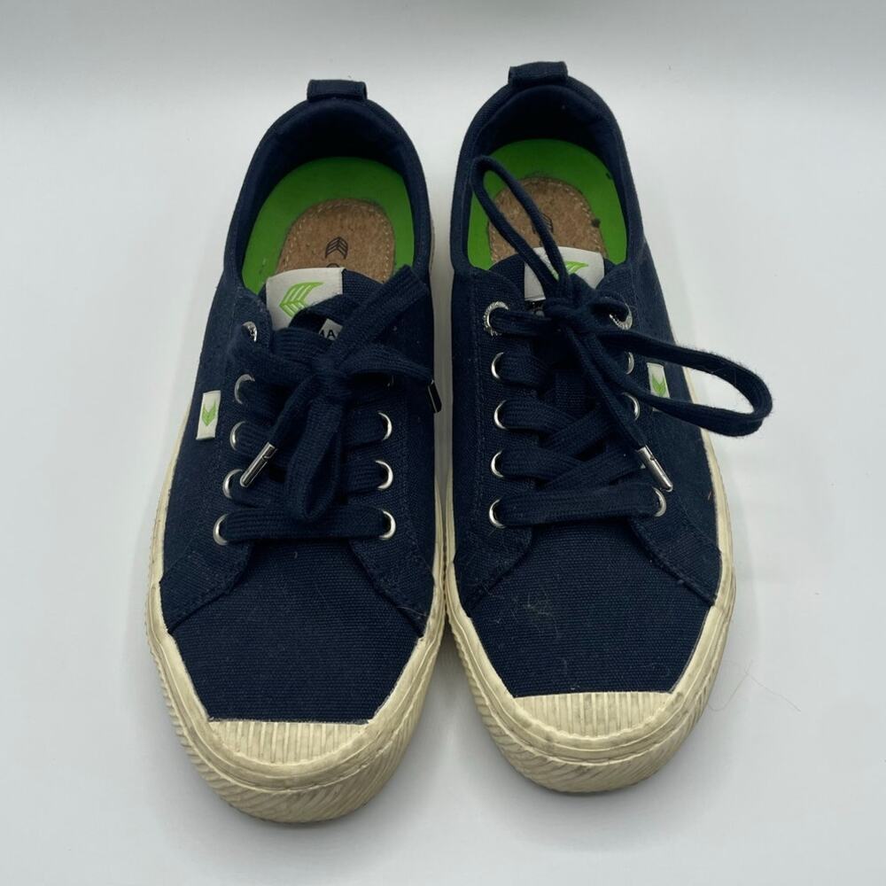 Cariuma OCA Low Blue Shoes